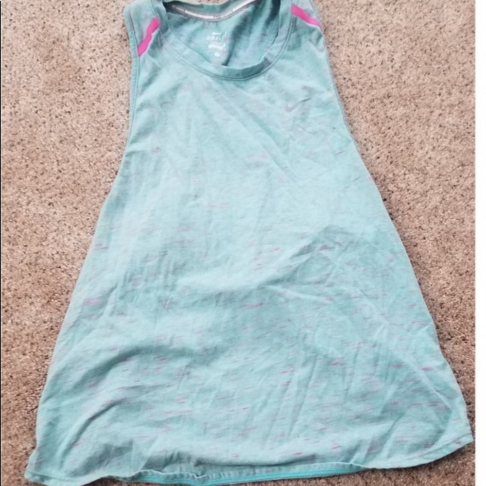 a brand new nike tee